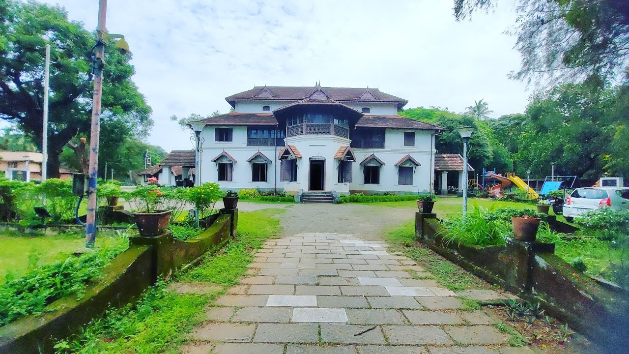 കൊല്ലംകോട് രാജാവ് മകൾക്കായി പണിത തൃശ്ശൂരിലെ കൊല്ലംകോട് ഹൗസ് | Kollengode Palace House