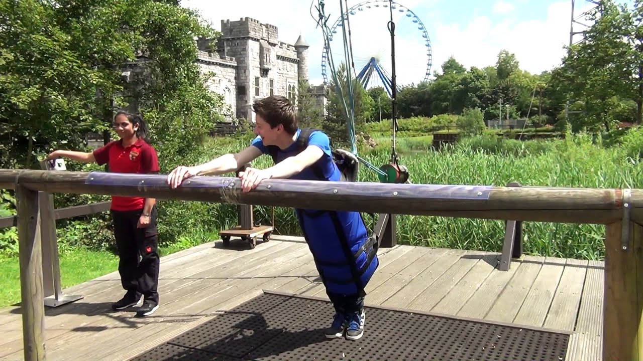 Walibi Holland - Sky Dive Offride (Kermisreporter)