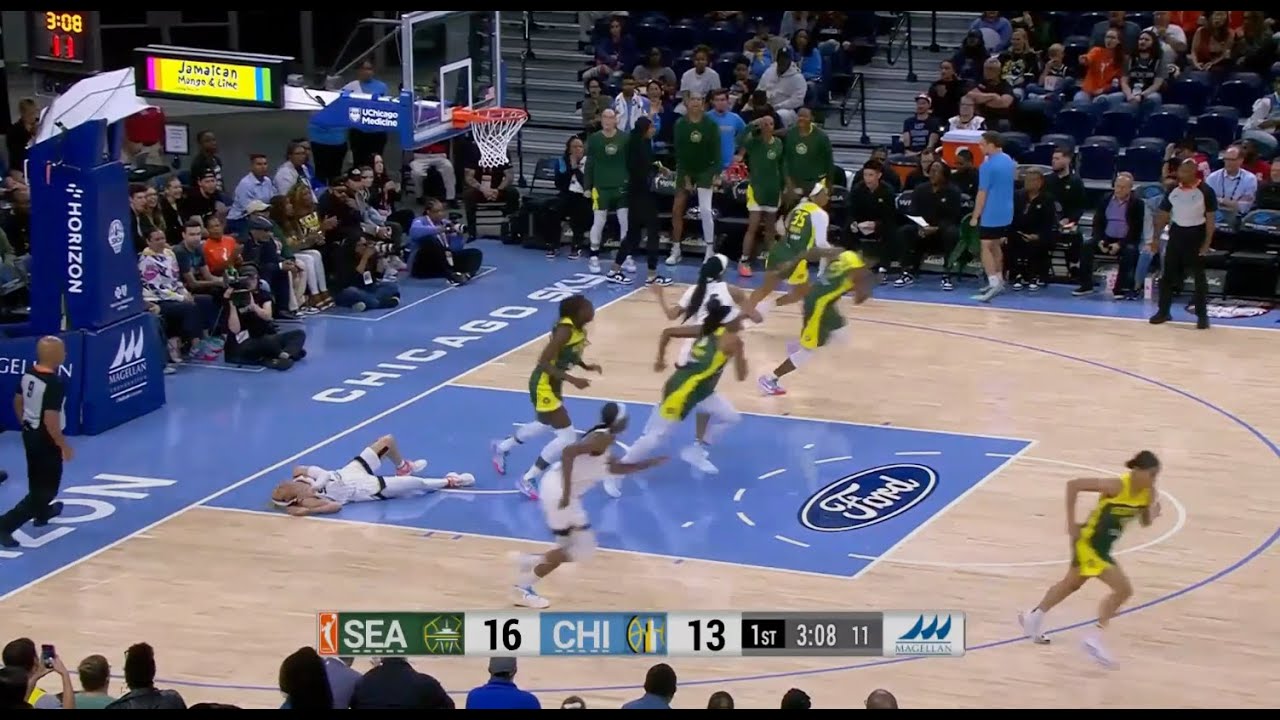 🚨🚨 Ezi Magbegor BLOCKING Sky Players - DROPPING THEM LIKE FLIES 🫣   Carter, Mabrey and Reese
