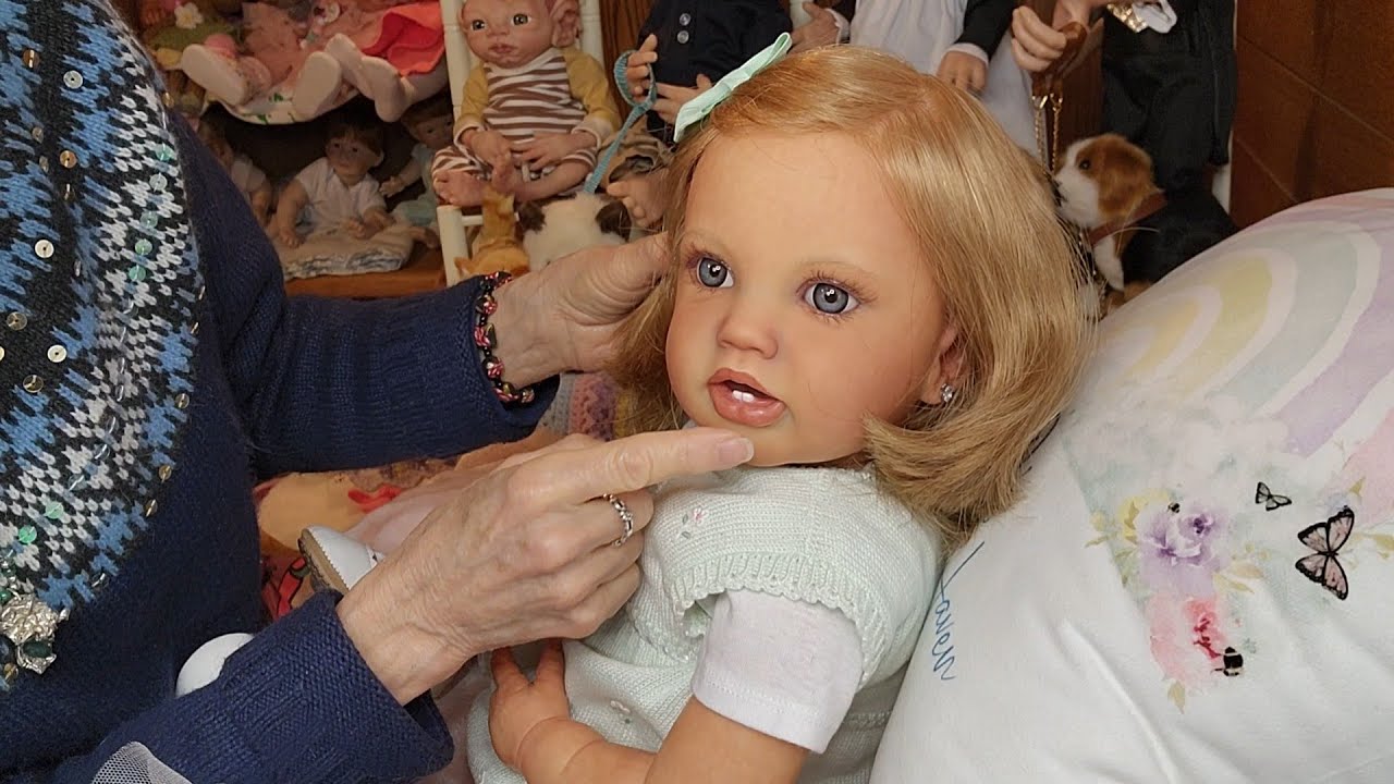 🐰DETAILS & Changing New Toddler Lottie by Laura Lee Eagles into Peter Rabbit Outfit @Suzanne'sBabies