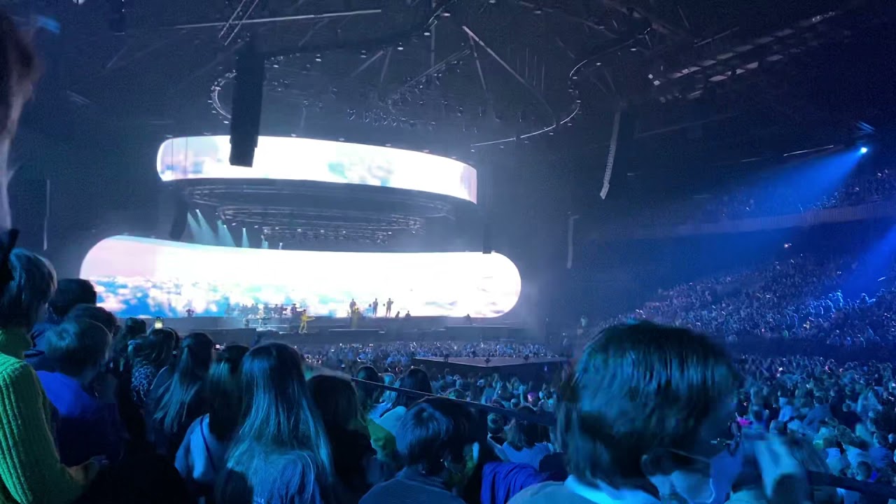 Boven de wolken ~ Niels de stadsbader (live) 28/11/21 @sportpaleis