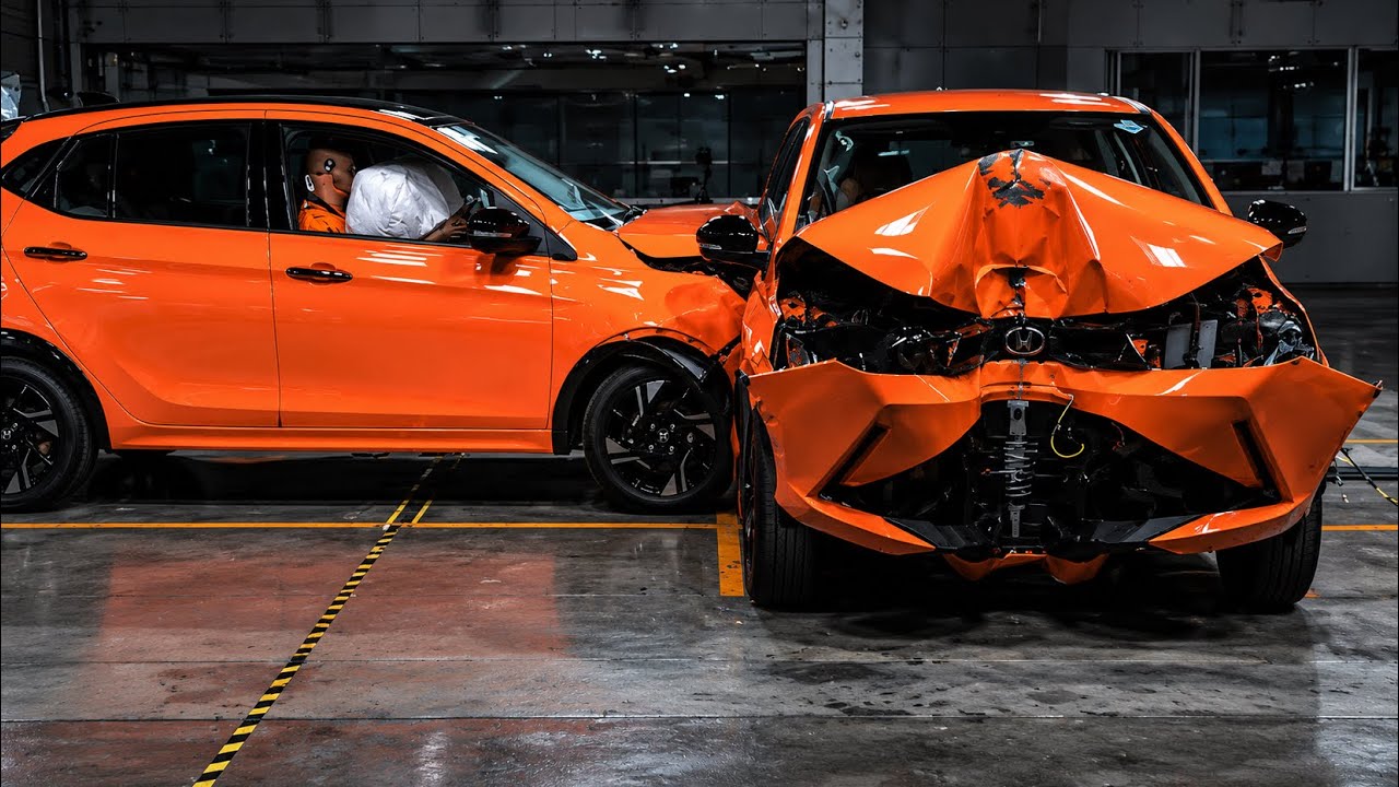 Tiago vs Tiago! 🔥 New Tata Tiago 2026 Launch & Live Crash Test Double Impact!