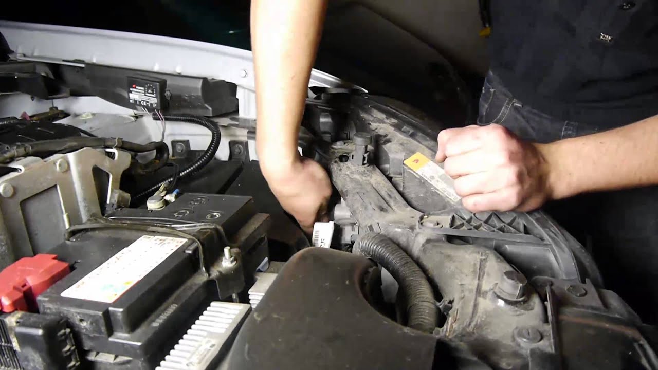 Qashqai (2011) Frontscheinwerfer-Birnen wechseln