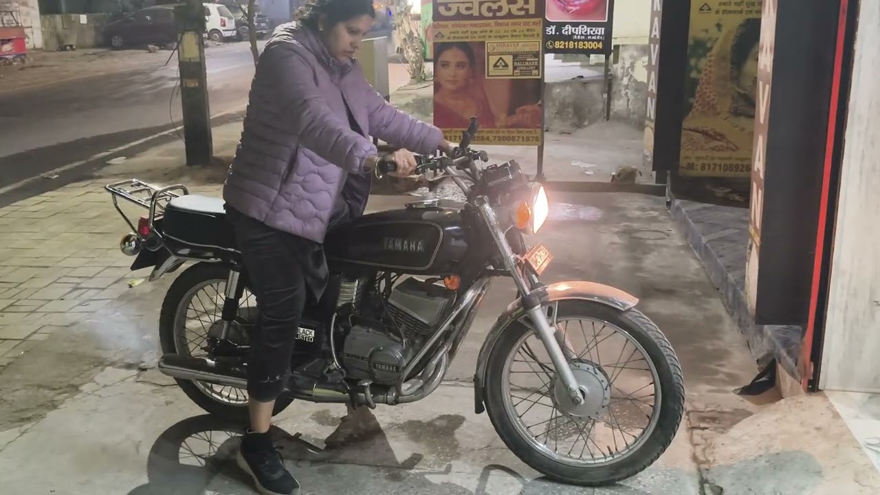 Night Cold Start❄ | Girl vs Yamaha RX🔥 | Pure 2-Stroke Vibes #priyankakhanduri