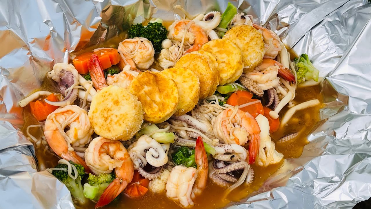 Cách làm đậu hủ nấm hải sản nướng giấy bạc/ Đậu hủ khói lửa