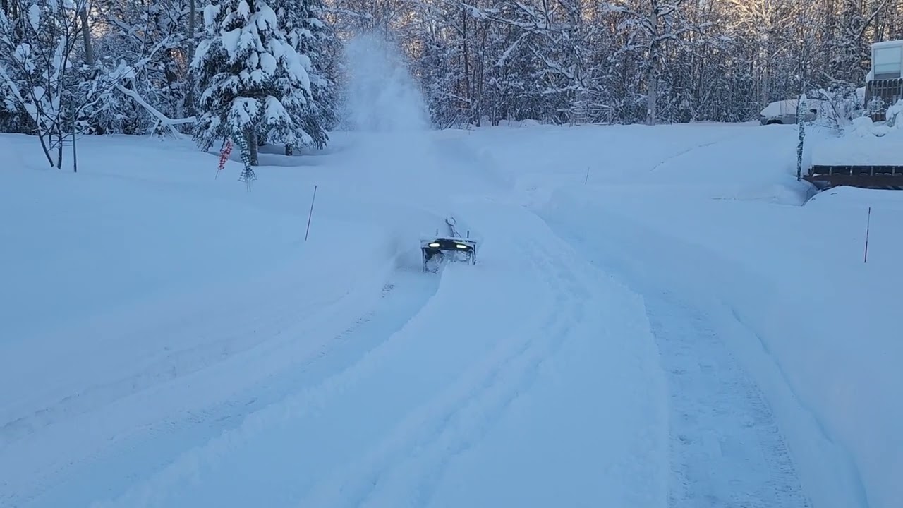 Yarbo S1 Robotic Snowblower DESTROYS an Alaskan driveway