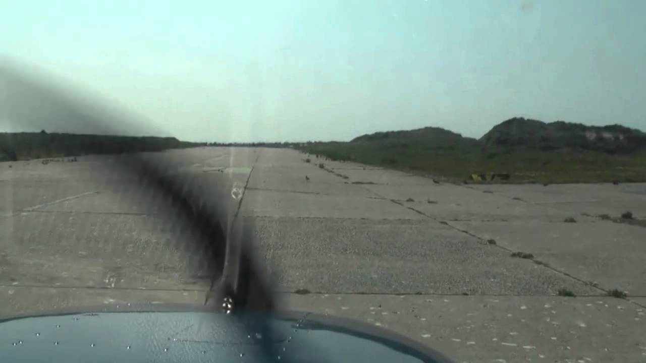 Anflug und Landung auf Helgoland Düne Piste 15 - EDXH