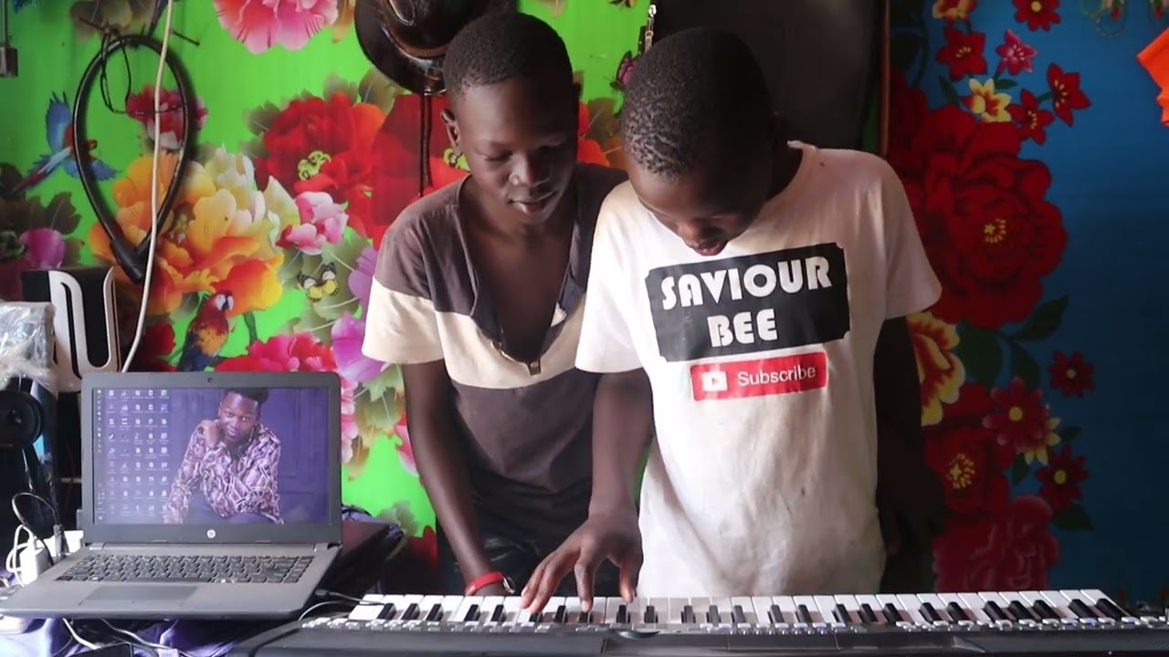 How the youngest pianist teacher teach the keyboard in Africa