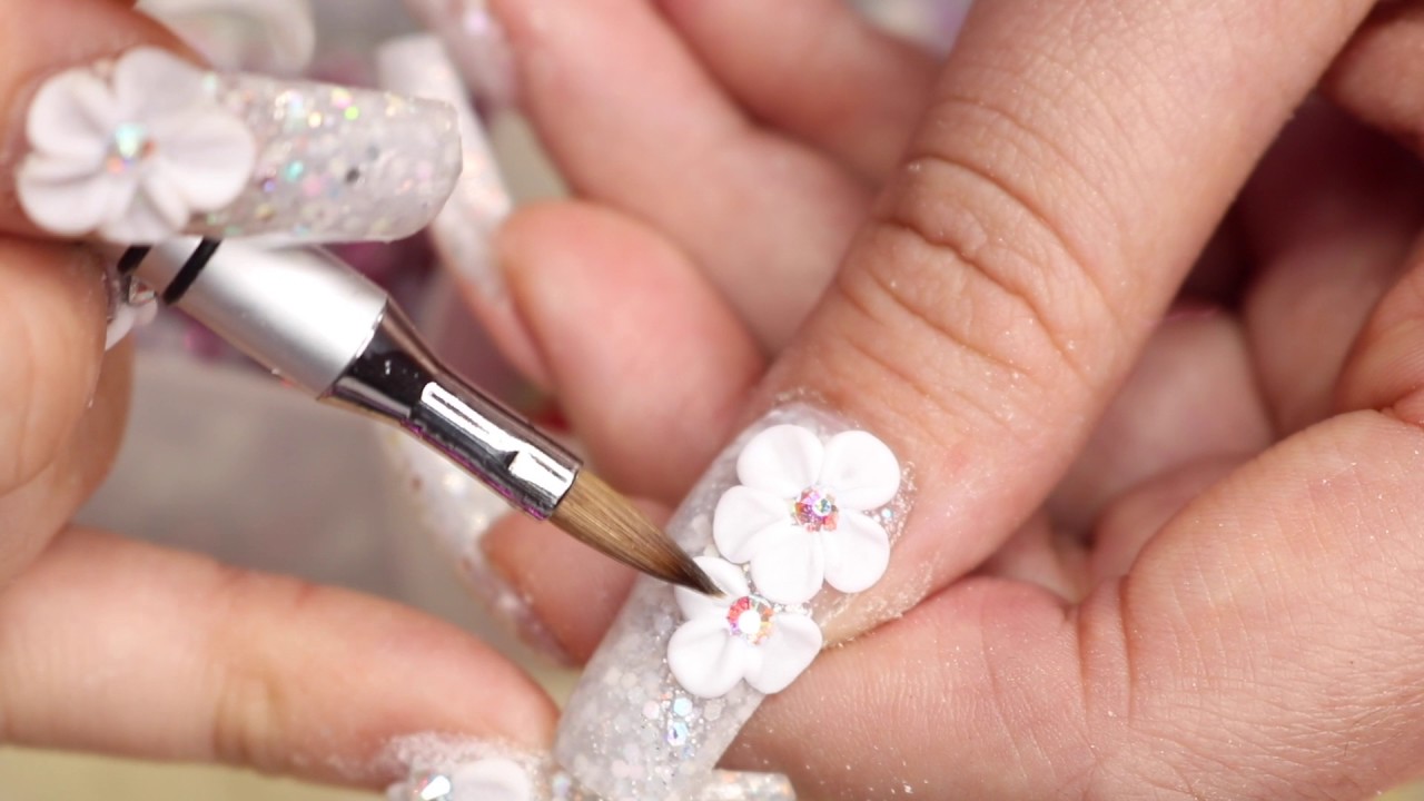Diseño de uñas acrilicas para NOVIA