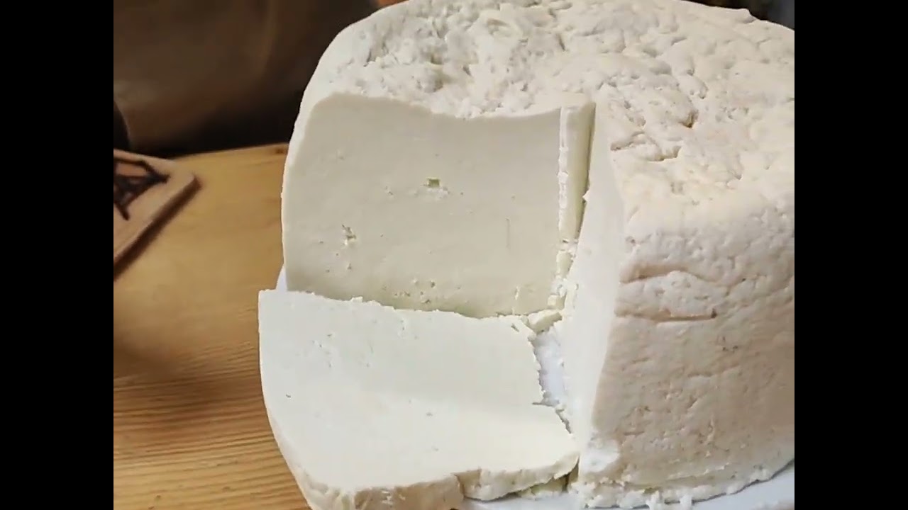 Carlo Mazzoleni si presenta e promuove la ricotta 