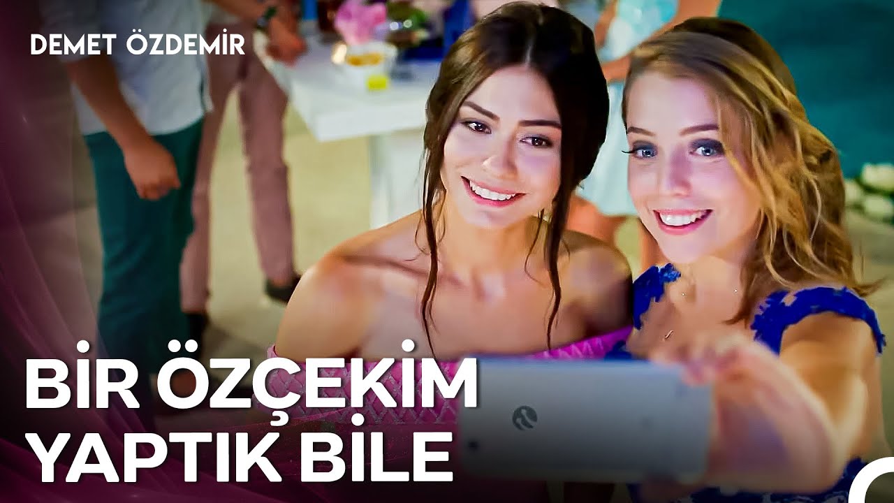 Ortamın En Güzel Kızları 😍 - Çilek Kokusu