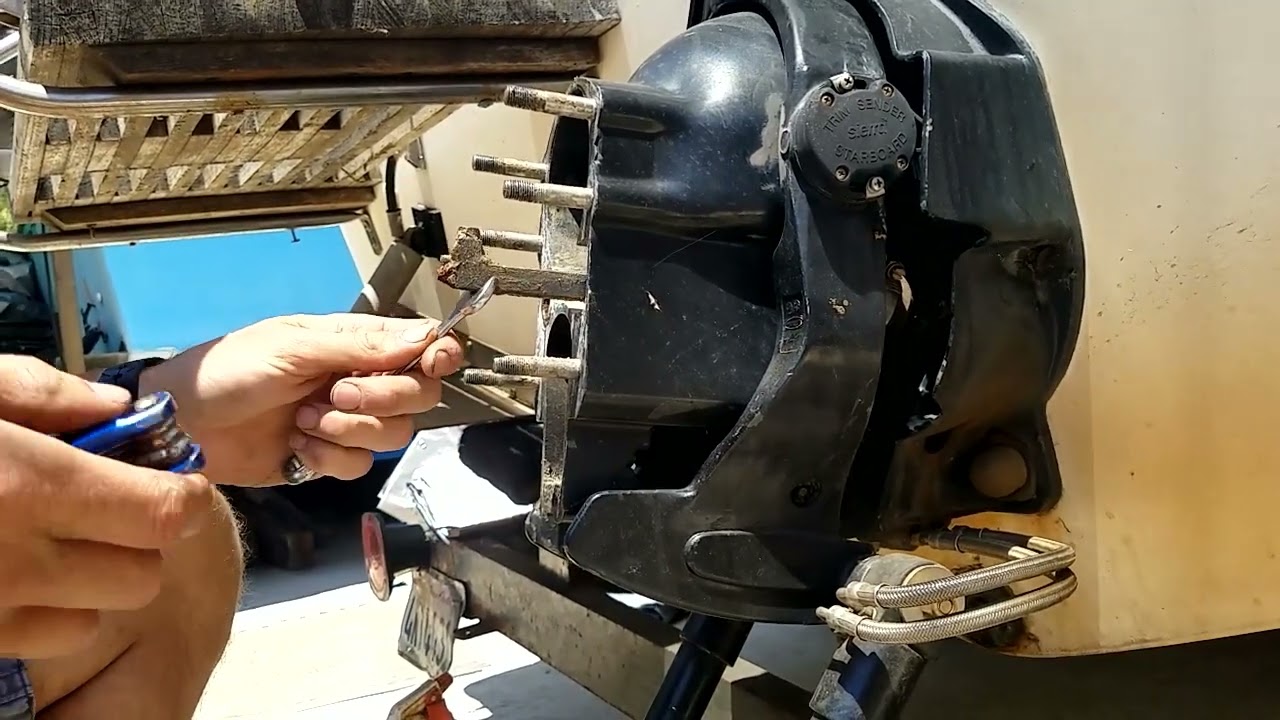 Mercruiser ALPHA lower shift cable replacement: Part 2:  Remove shift bellows and shift arm