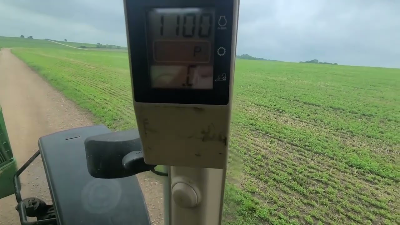 JOHN DEERE 8100 For Sale