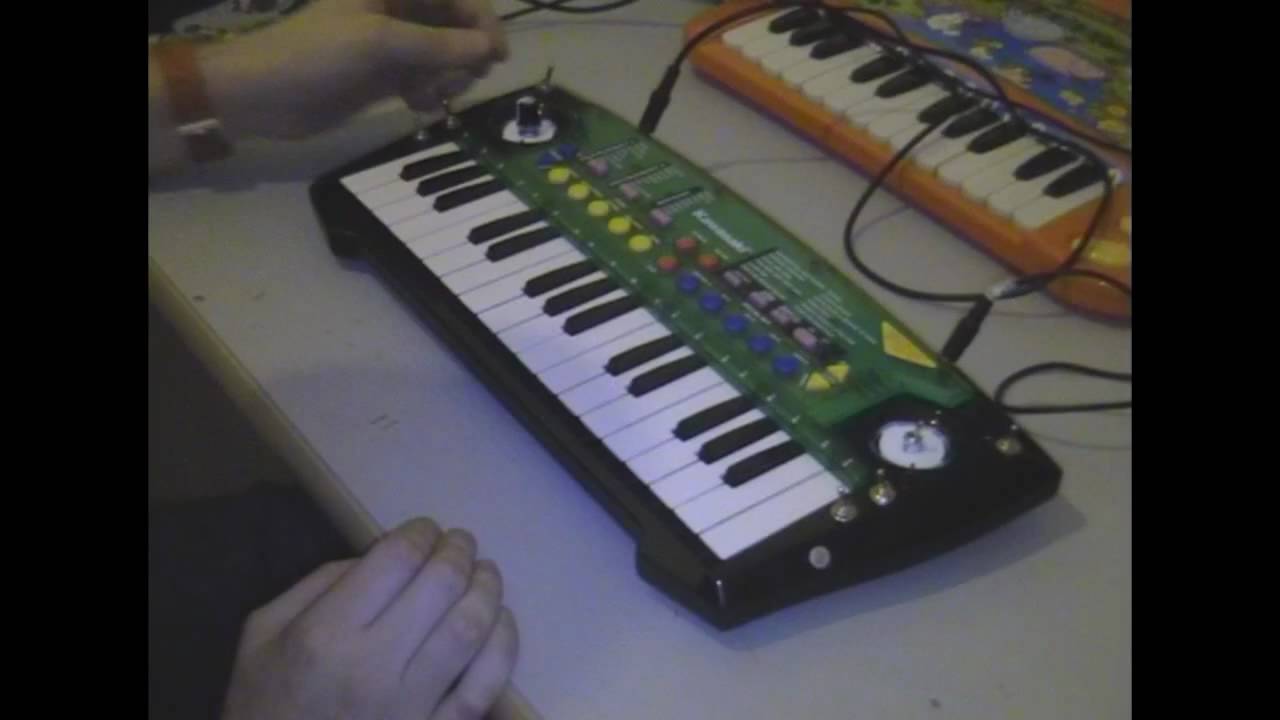 Circuit bent Kawasaki Cyber Piano Part 2 by freeform delusion