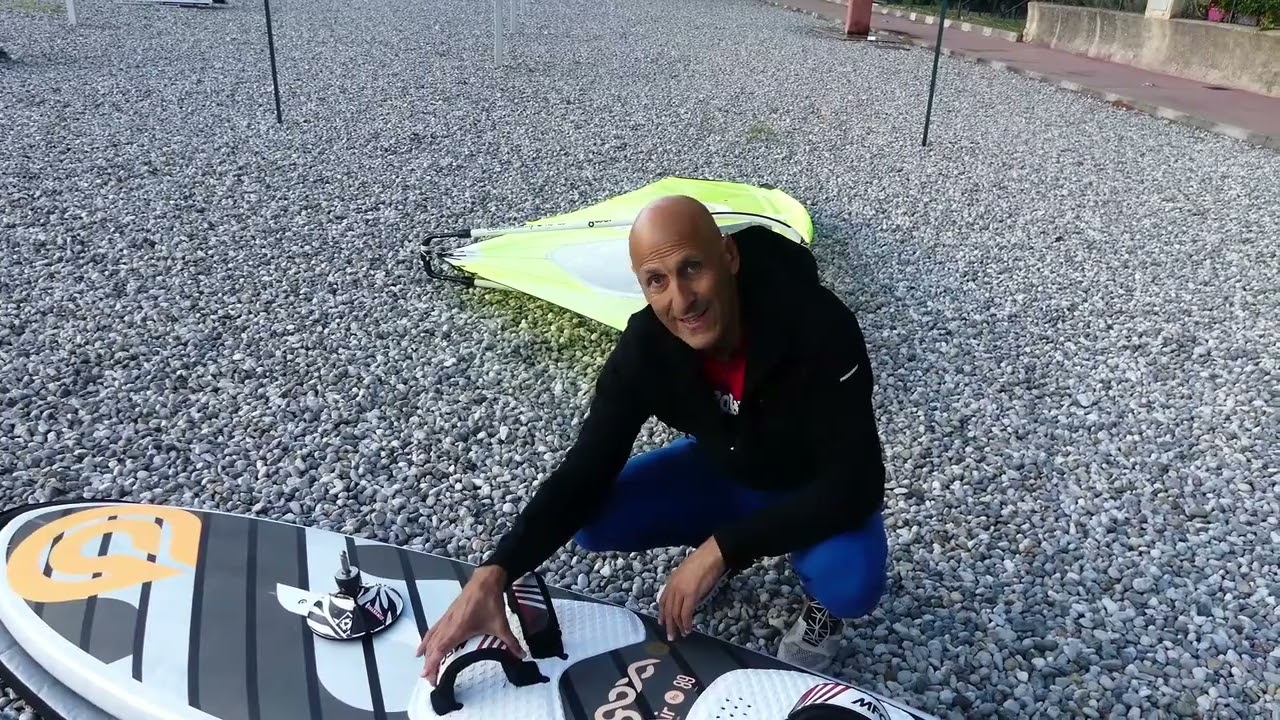 Windsurf: regolazione straps e piede d'albero