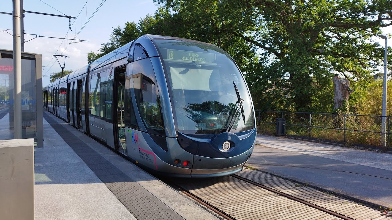 Tramway de Bordeaux Ligne C Alstom Citadis 402 n°2232 entre Cracovie et Gare de Blanquefort