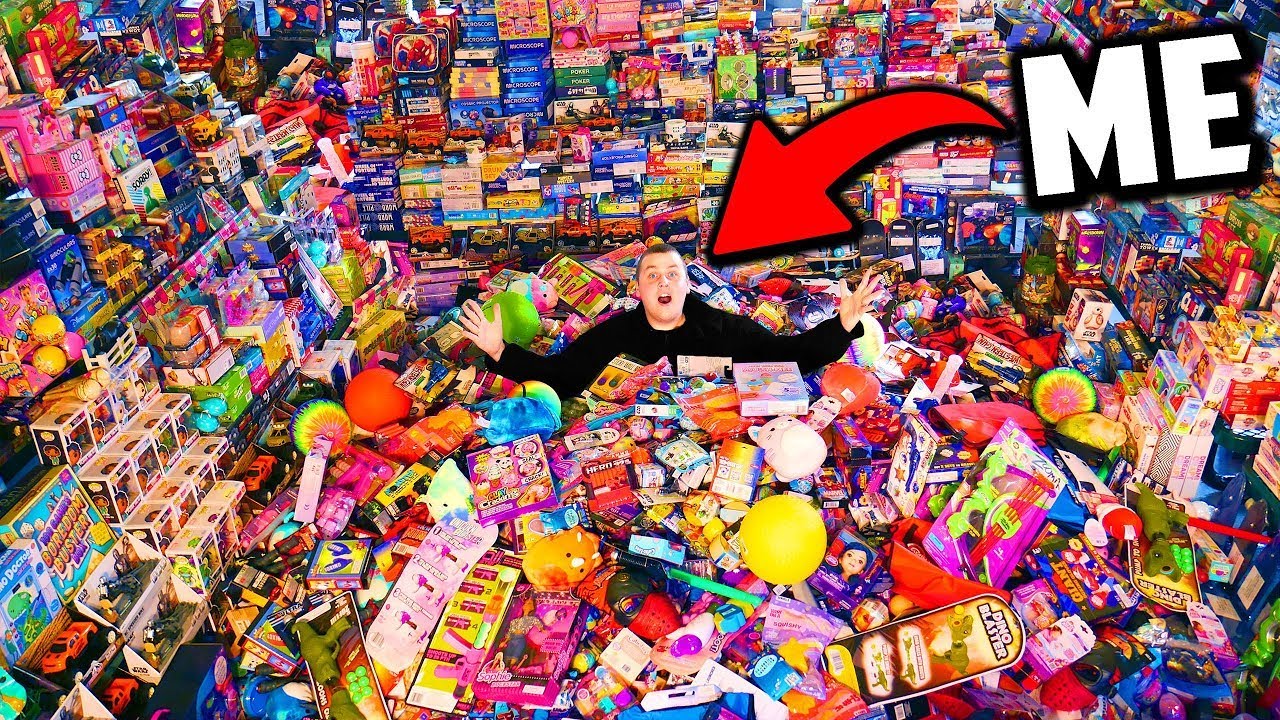 Я купил ВСЕ ИГРУШКИ в магазине и отдал их бесплатно!