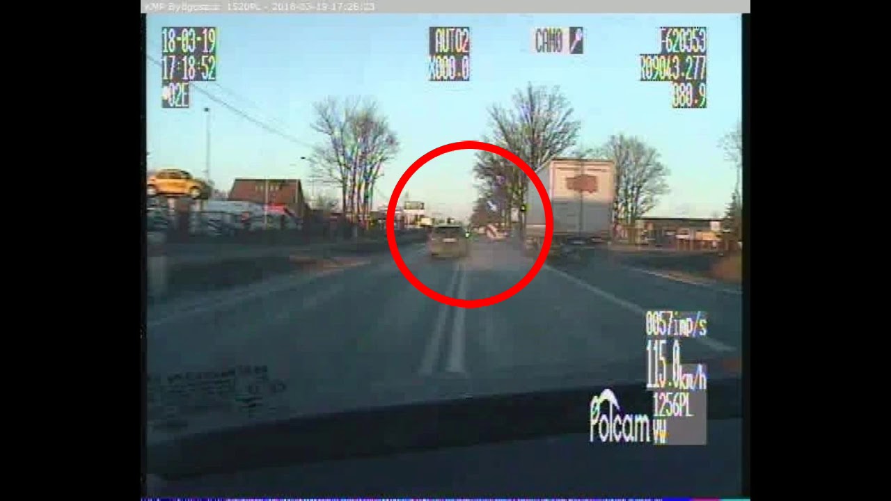 Niebezpieczna ucieczka 18-latka nagrana na policyjnym wideorejestratorze - KMP Bydgoszcz