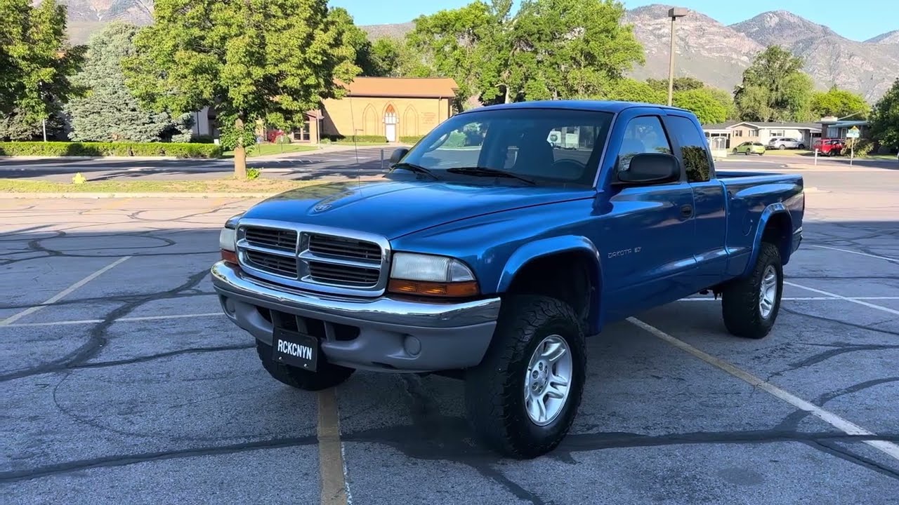 2001 Dodge Dakota SLT V8 5-Speed 134k miles 4x4 blue
