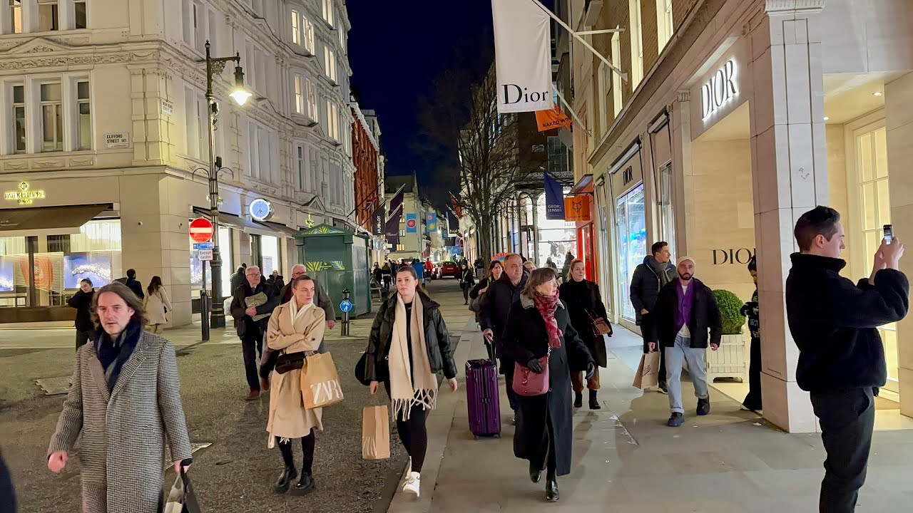 A busy Evening in West End - Jan 2023 | London Walk at Night | Central London [4K HDR]