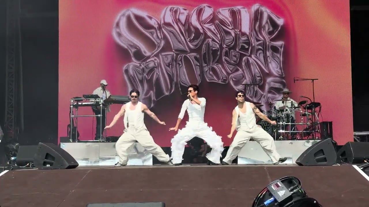 Omar Rudberg - Bye Bye + Yo Dije Ouff (Mighty Hoopla) 31. May 2025 - Brockwell Park, London