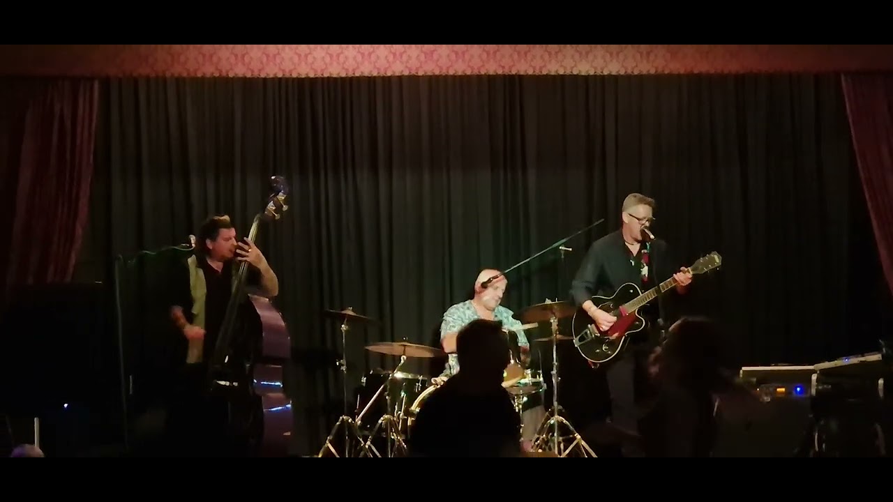 the 3 of diamonds@ double 5 rock n roll club