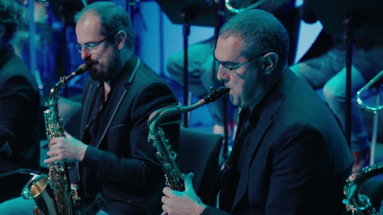 POLKA DOOTS AND MOONBEANS, Huesca Big Band,  Johnny Burke & James Van arreglo Bob Lowdon.
