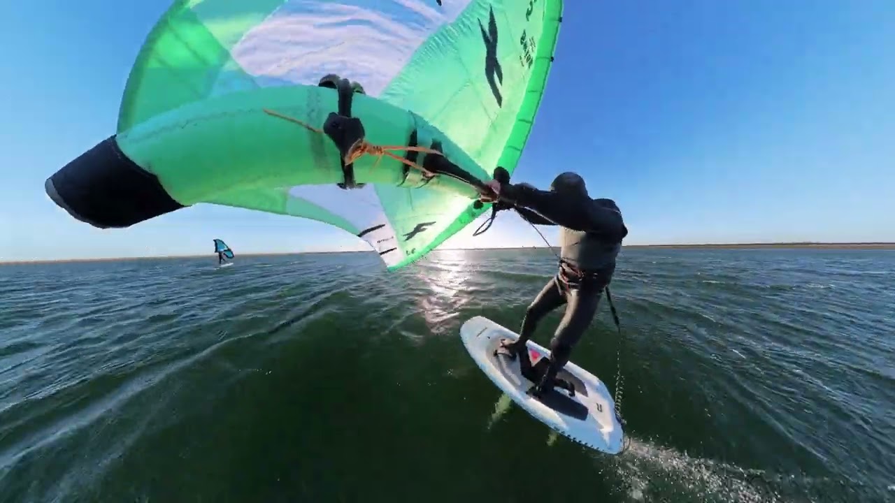 Fun Wingfoiling session at Covenham Reservoir.