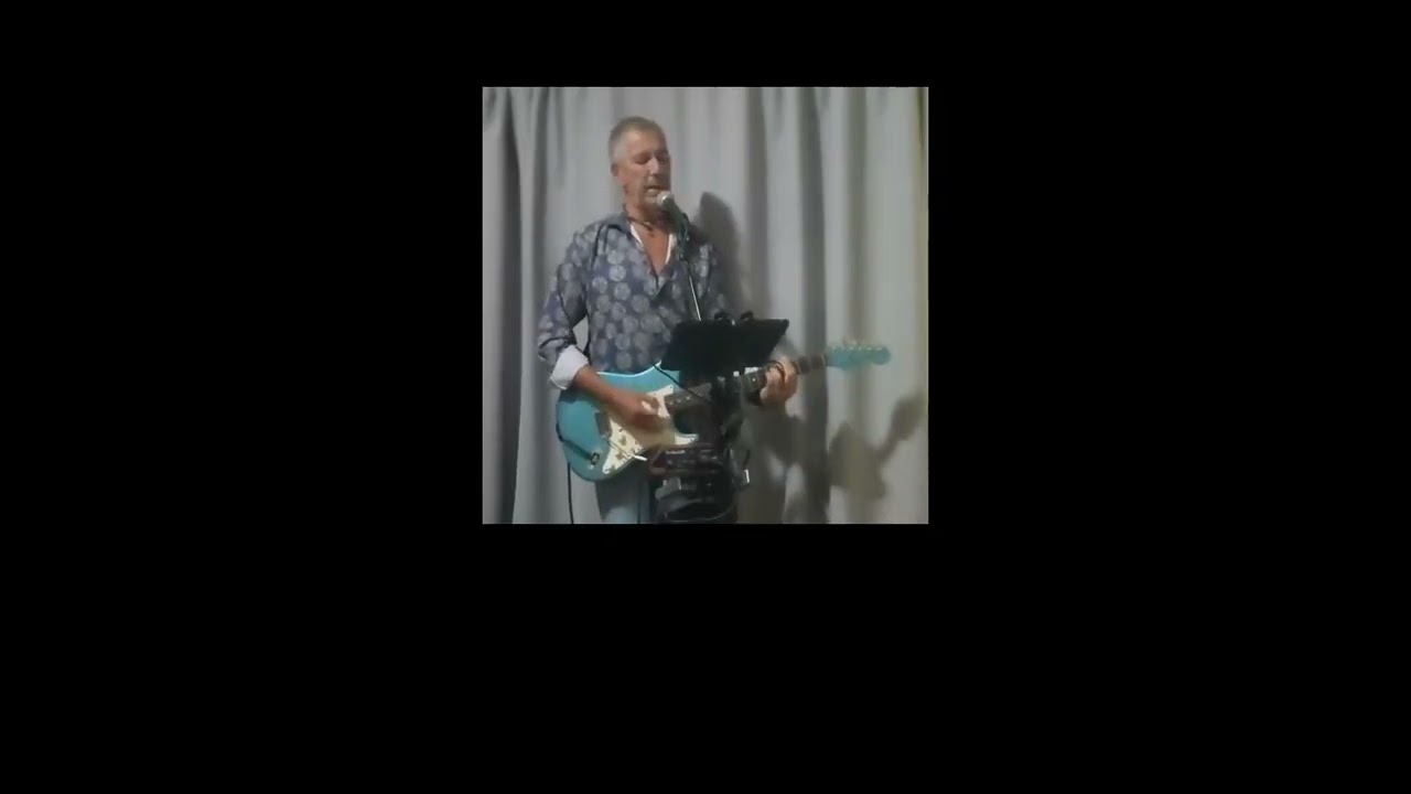 LUCIO   LIVE IN BEDROOM STUDIO