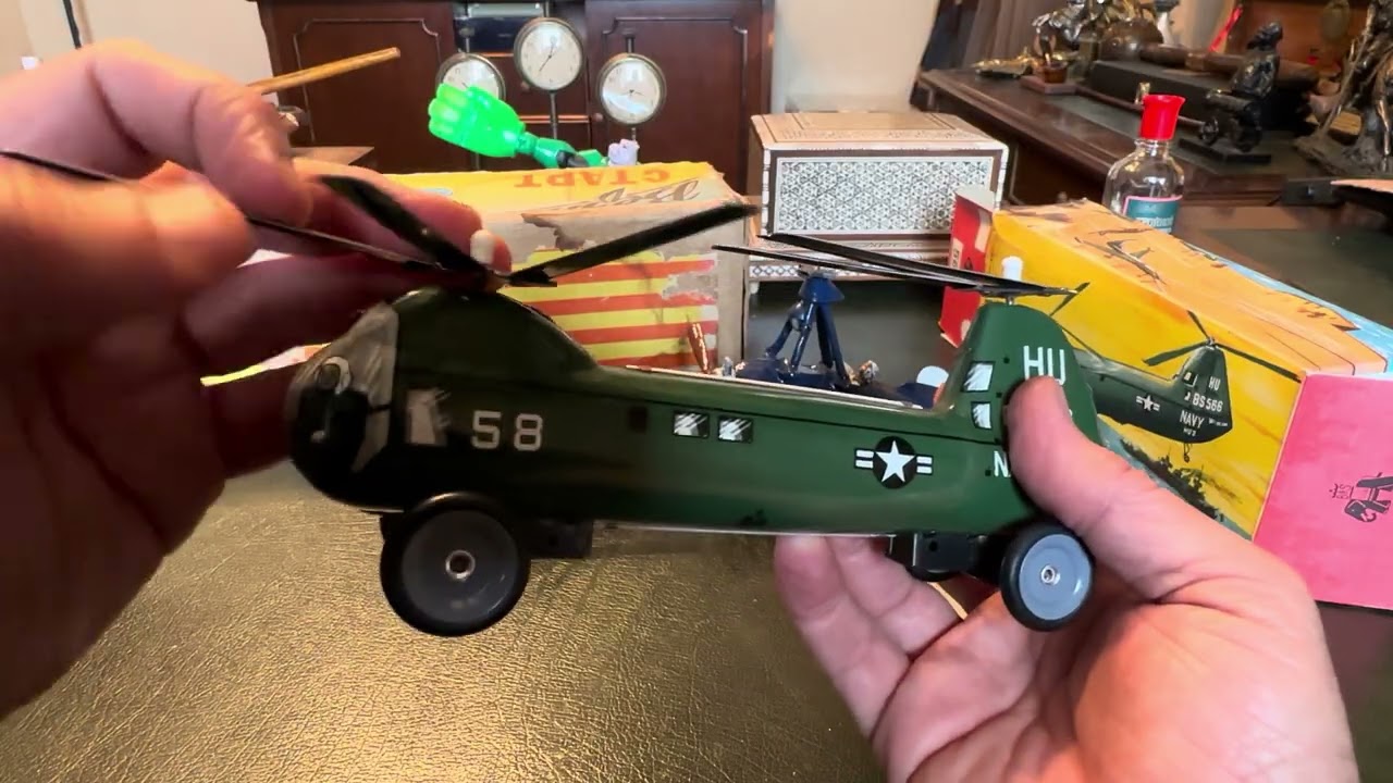 Игрушки CCCP / вертолеты и автожиры довоенные и после / B&S prewar and postwar tin toys 