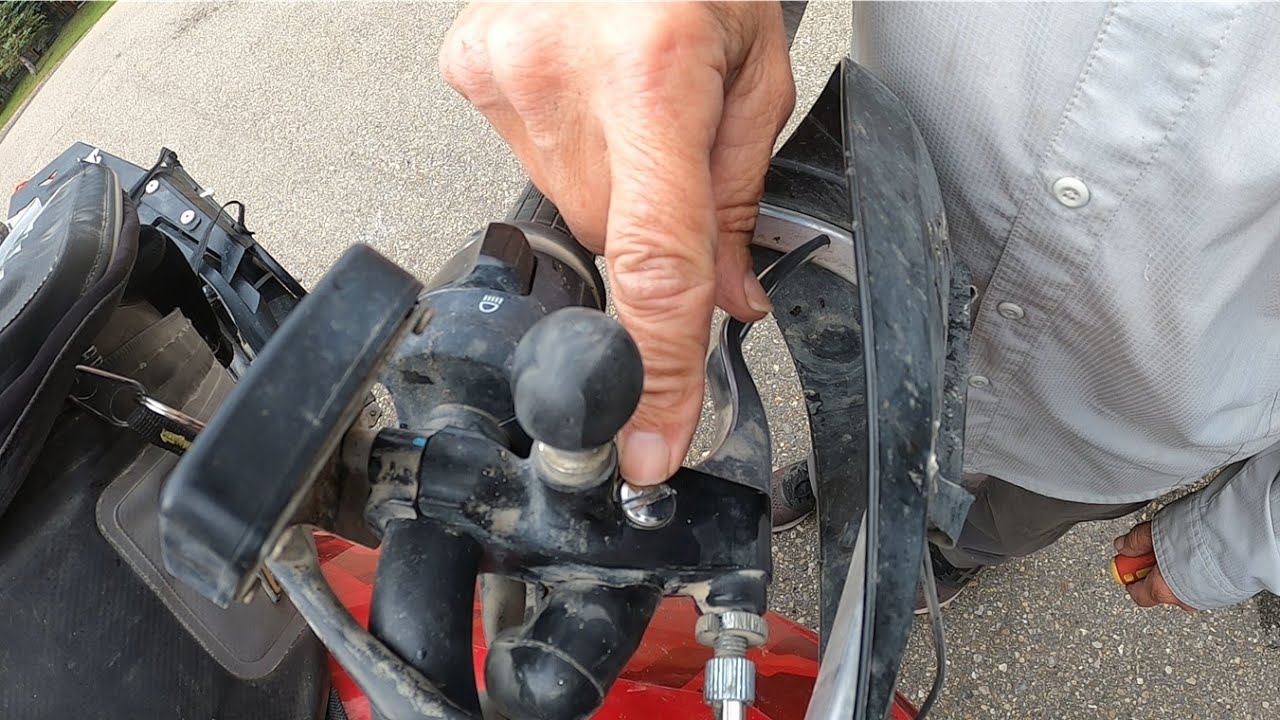 CB500X clutch lever welded to pivot screw
