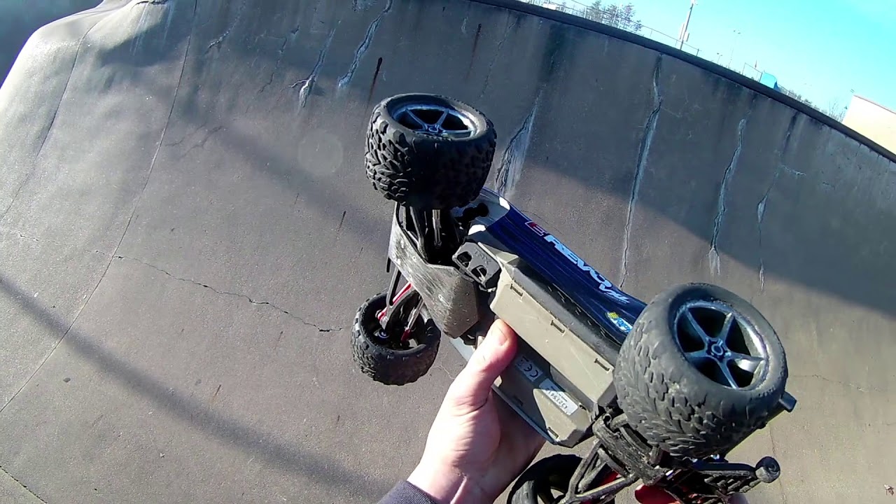 Traxxas 1/16 Erevo VXL Intense Skate Park Bash