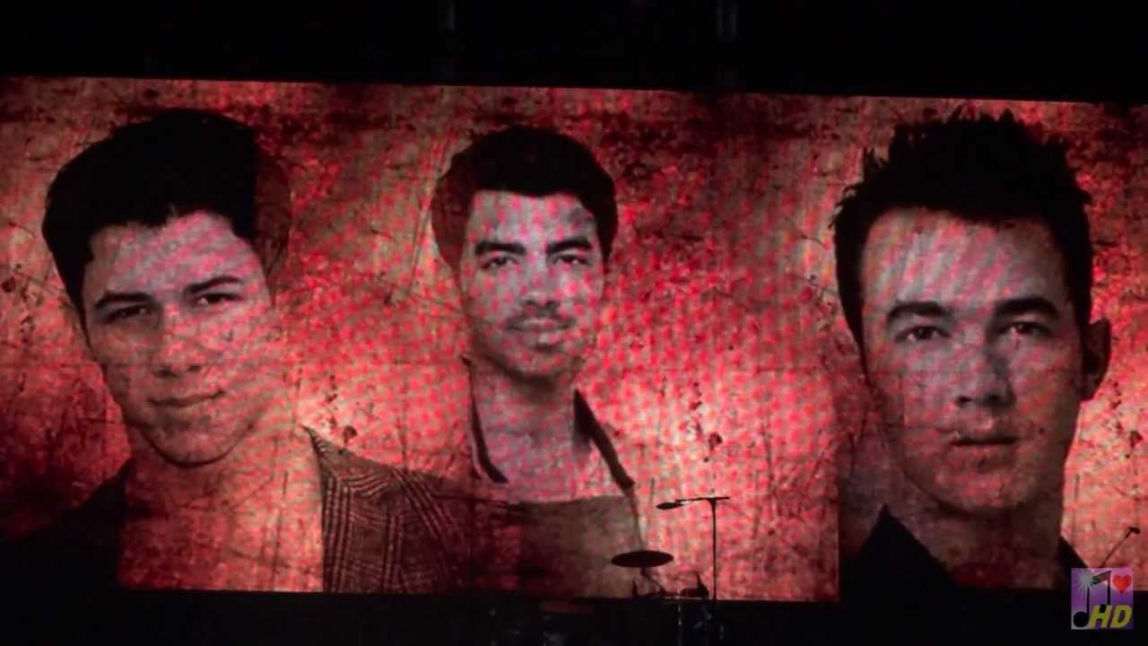 Jonas Brothers - SOS & Burning Up ( Cordoba, Argentina, Personal Fest 2013 )