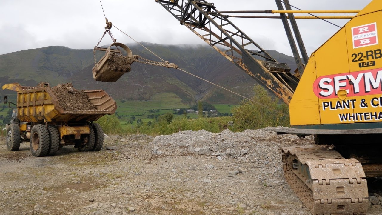 22-RB dragline loading foden dump truck