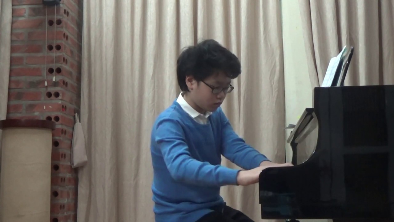 In Dreams (Howard Shore, Fran Walsh), Cao Hoang Linh.