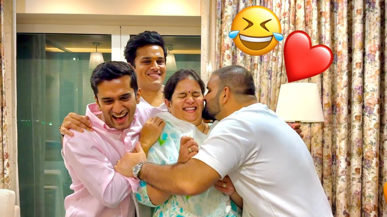 KISSING MOM ON HER 47TH BIRTHDAY.. 🤣❤️