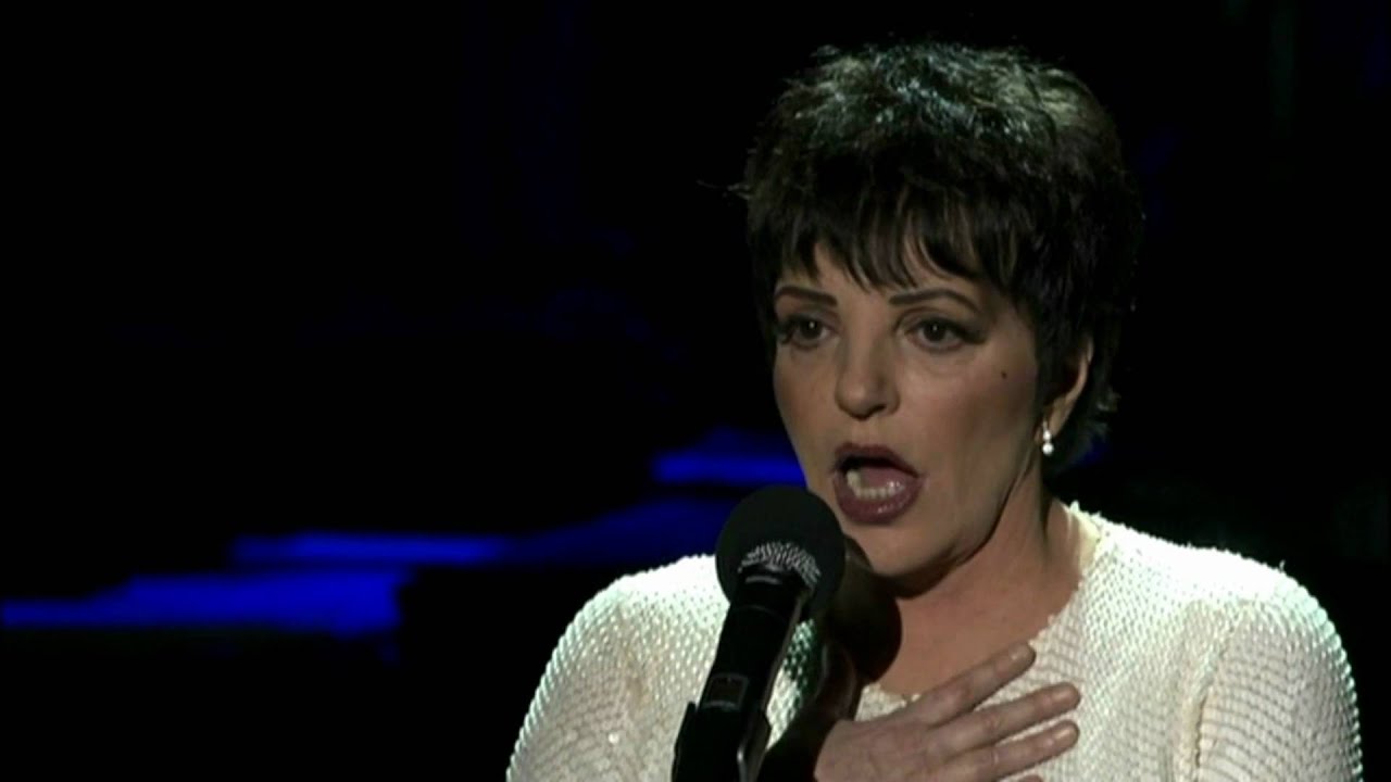 Liza's At The Palace - What Makes a Man a Man?