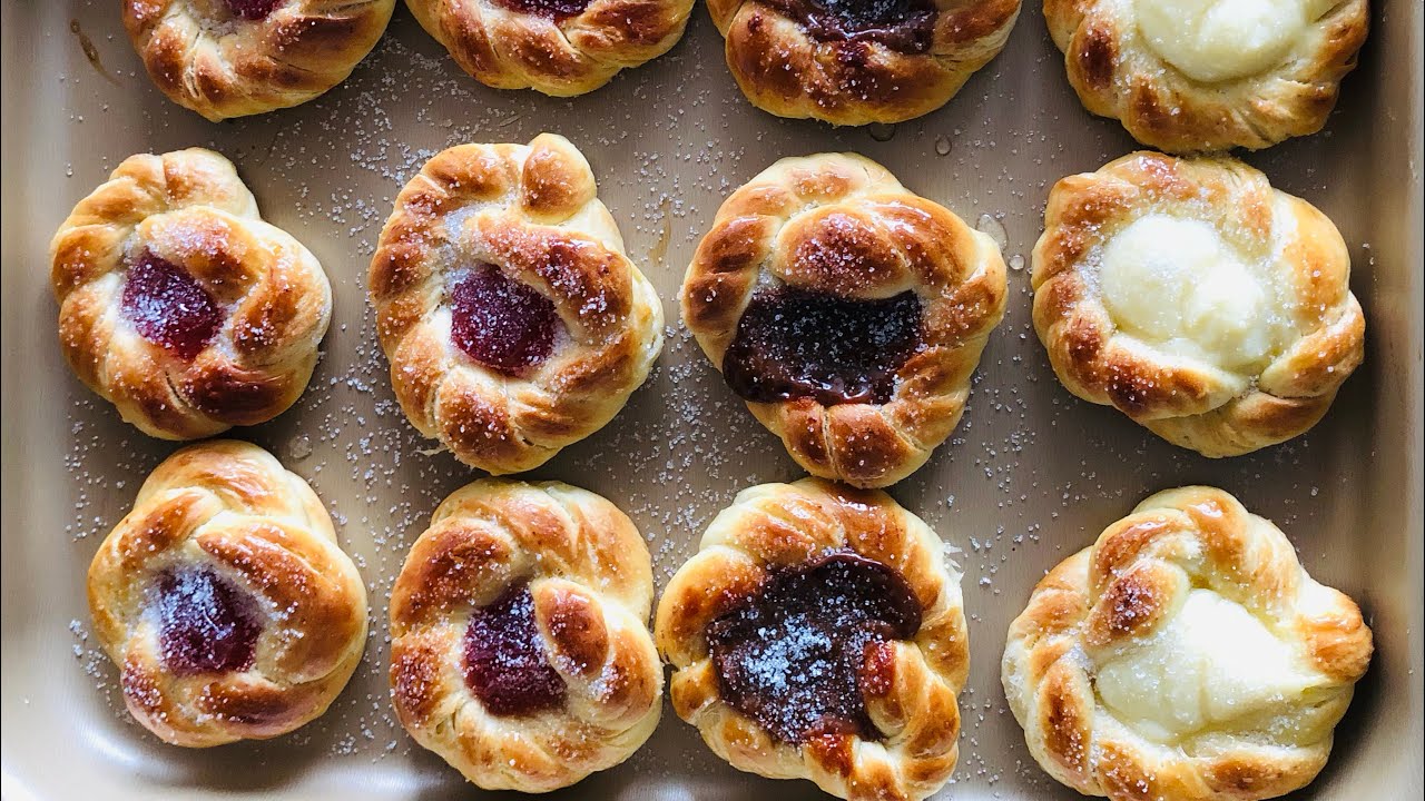 Margaritas, Facturas, rellenas de crema pastelera, membrillo y dulce de leche | Vane Fern&aacute;ndez