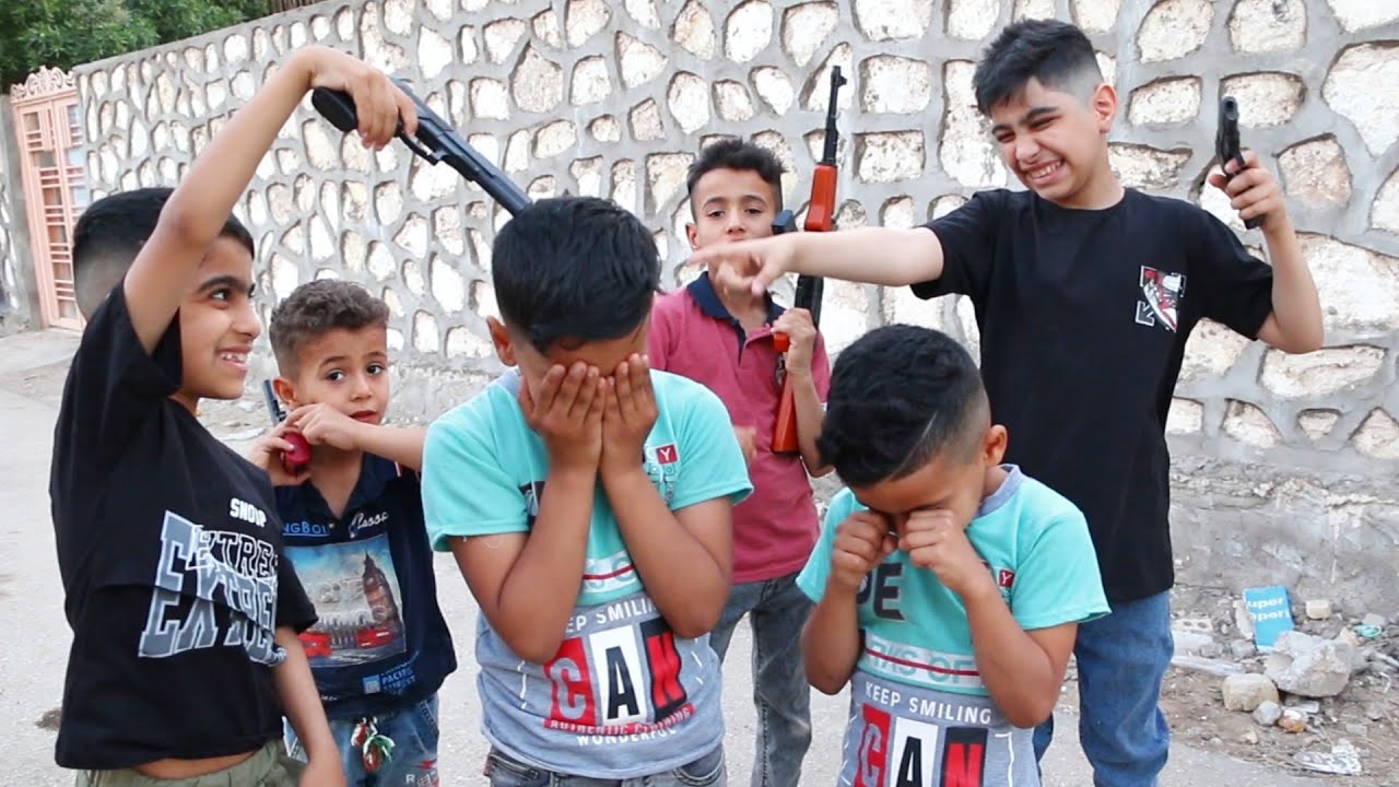 #فلم العيد واصدقائي طردوني لان فقير شوفو شصار بيهم بالاخير 💔😥