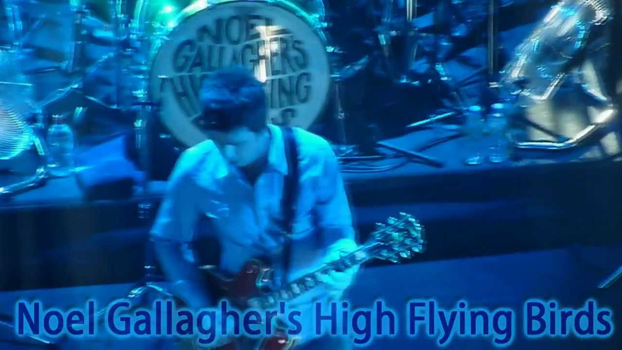 Noel Gallagher Olympia Dublin 23 Oct 2011   'Everybody's On The Run'
