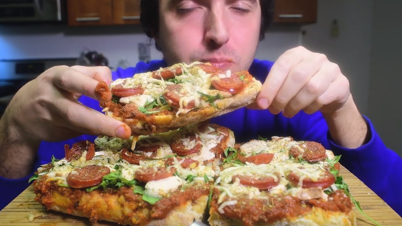 ASMR French Bread Pizza * SUPER CRUNCH * ( Eating Sounds ) | Nomnomsammieboy