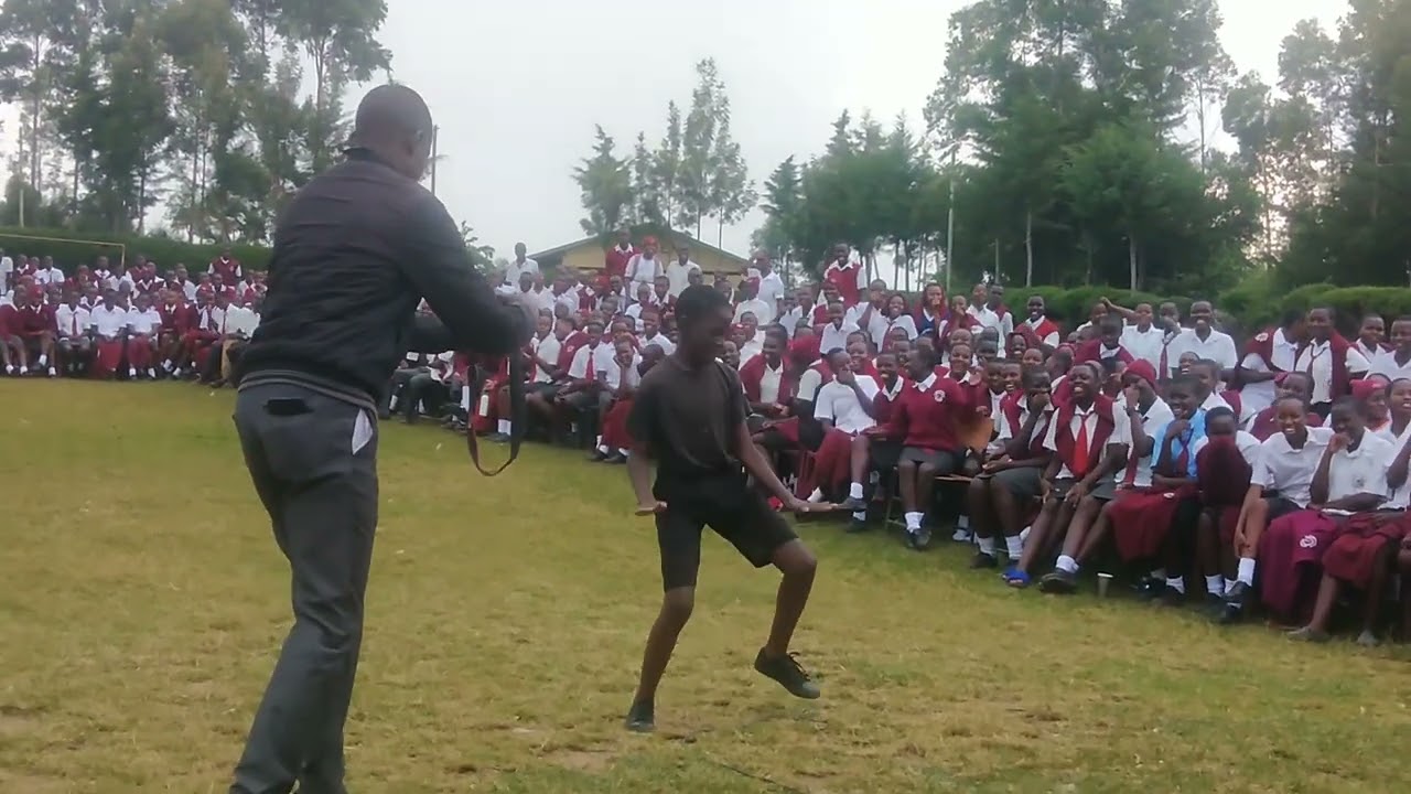 IMUSUTSU MIXED SECONDARY SCHOOL WONDER KID AMAZING DANCE. AWILO LONGOMBA COUPE BIBAMBA.