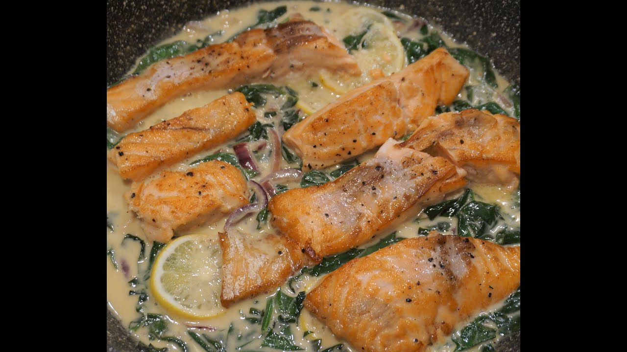 Skaniausia la&scaron;i&scaron;a grietinėlės padaže / The most delicious salmon in creamy sauce
