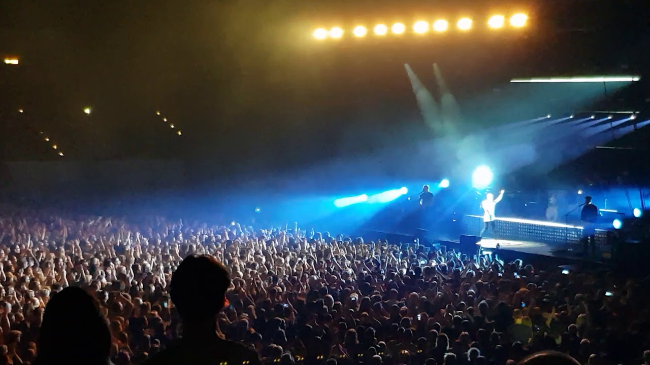 Zuhause Max Giesinger in der Sporthalle Hamburg