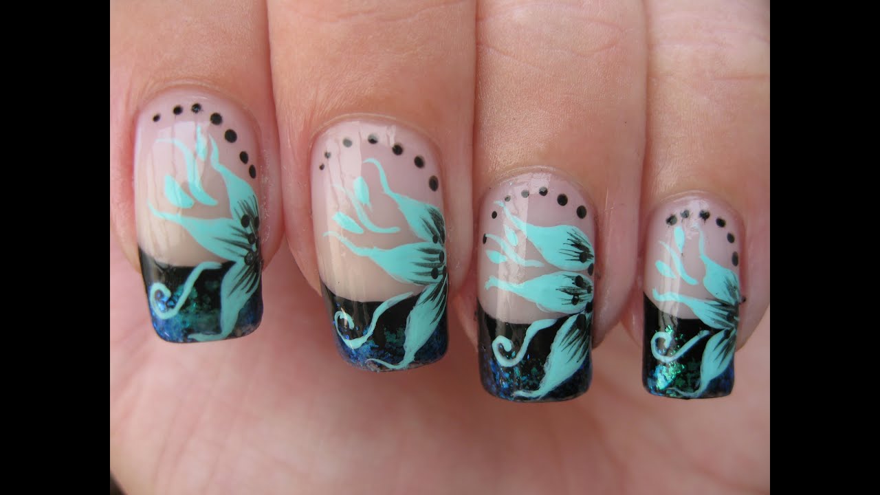Nail Art: Gradient flakie with turqoise flower