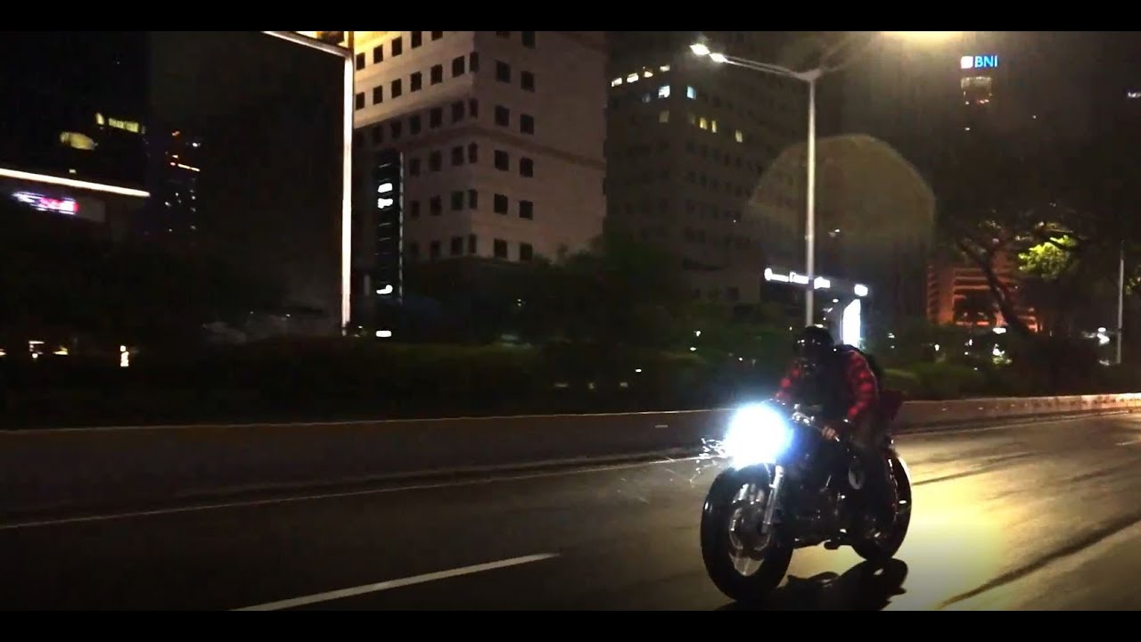 Caferacer (Suzuki GN 250 by Solace Motorcycle) Full Scene