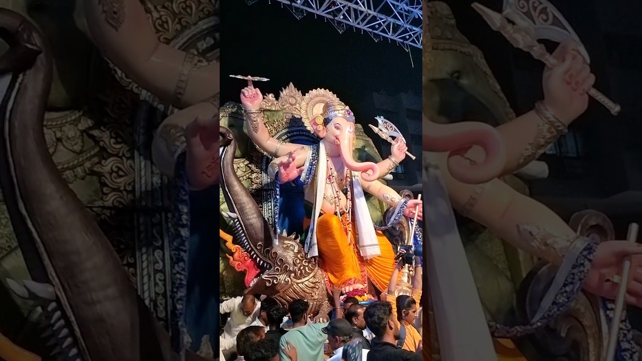 Pooja At Nampally ka Raja Grand Aagman 2025 |