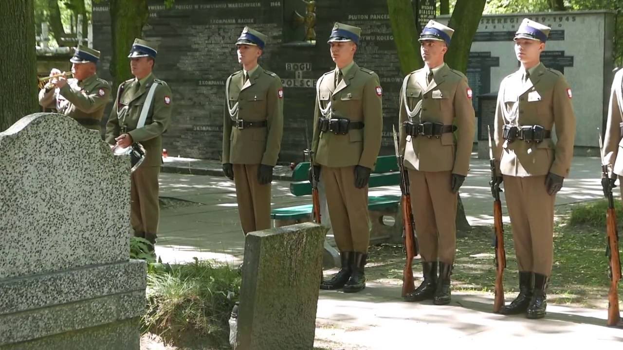 Asysta honorowa podczas pogrzebu M.H. Ledóchowskiej