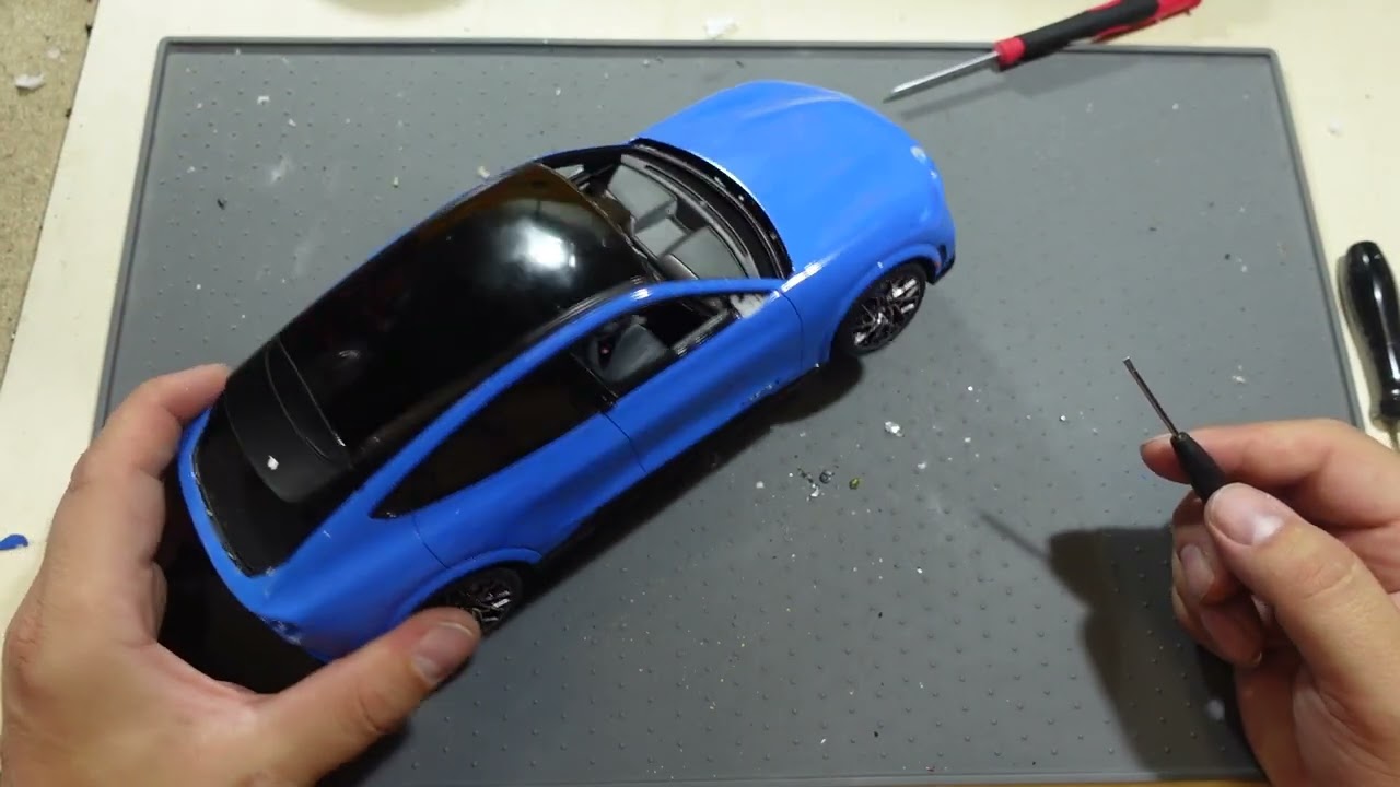 Ford Mustang Mach-e 1:18 OttoMobile