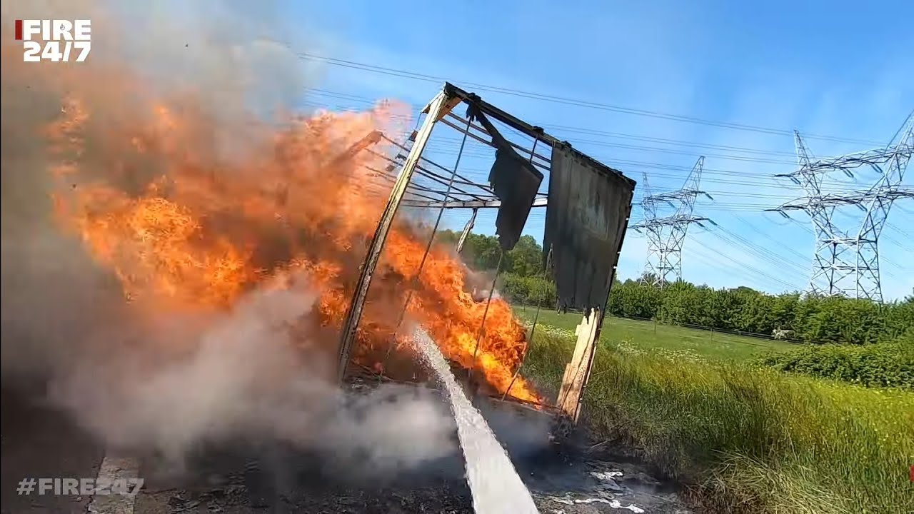DUTCH FIREFIGHTERS -VRACHTWAGENBRAND